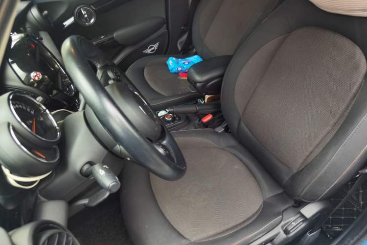 Used MINI 2018 1.5T ONE PLUS Five-Door Edition Left Front Seat