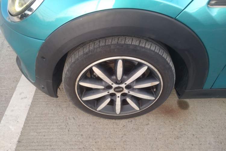 Used MINI 2018 1.5T COOPER CABRIO Artist Left Front Wheel Hub