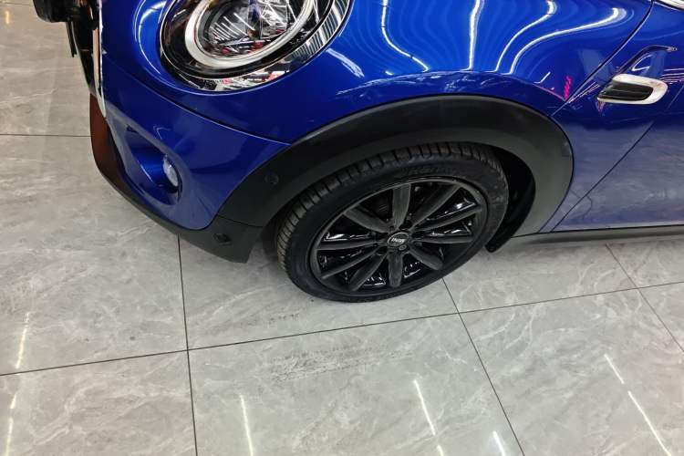 Used MINI 2018 1.5T COOPER CABRIO Artist Left Front Wheel Hub