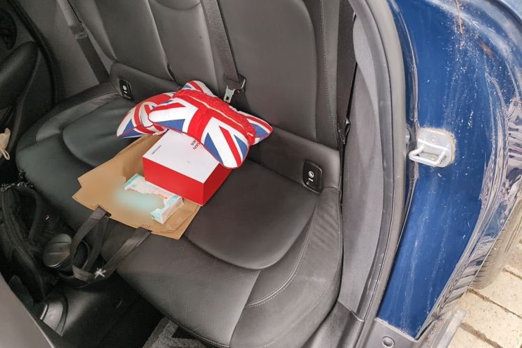 Used MINI 2018 1.5T COOPER Artist Five-Door Edition Left Rear Seat