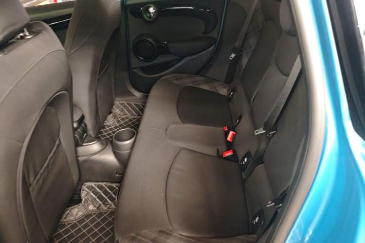 Used MINI 2018 1.5T COOPER Classic Edition Five-Door Version Left Rear Seat