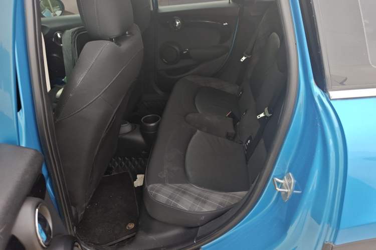 Used MINI 2018 1.5T COOPER Classic Edition Five-Door Version Left Rear Seat