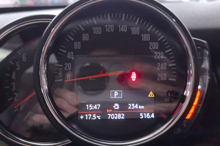 Used MINI 2018 1.5T COOPER CABRIO Artist Odometer Close Up