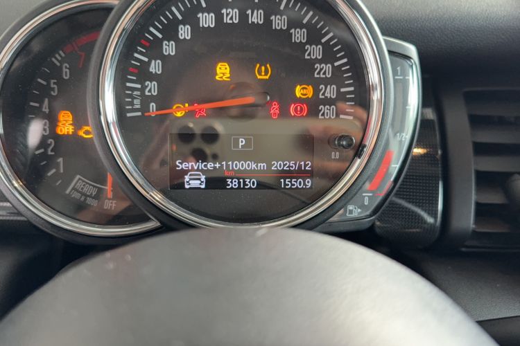 Used MINI 2018 1.5T COOPER Artist Odometer Close Up