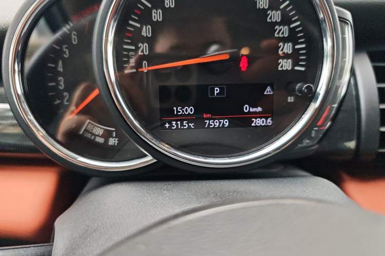 Used MINI 2018 1.5T COOPER Artist Five-Door Edition Odometer Close Up