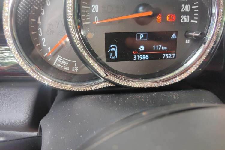 Used MINI 2018 1.5T COOPER Classic Edition Five-Door Version Odometer Close Up