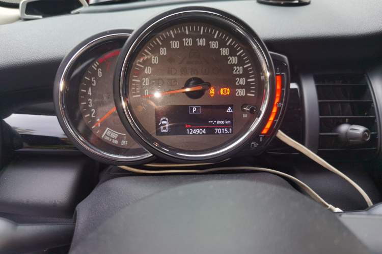 Used MINI 2018 1.5T ONE PLUS Five-Door Edition Odometer Close Up