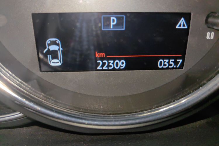 Used MINI 2018 1.5T COOPER CABRIO Artist Odometer Close Up