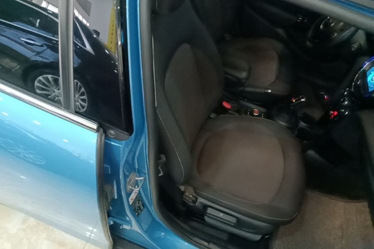 Used MINI 2018 1.5T ONE PLUS Five-Door Edition Right Front Seat