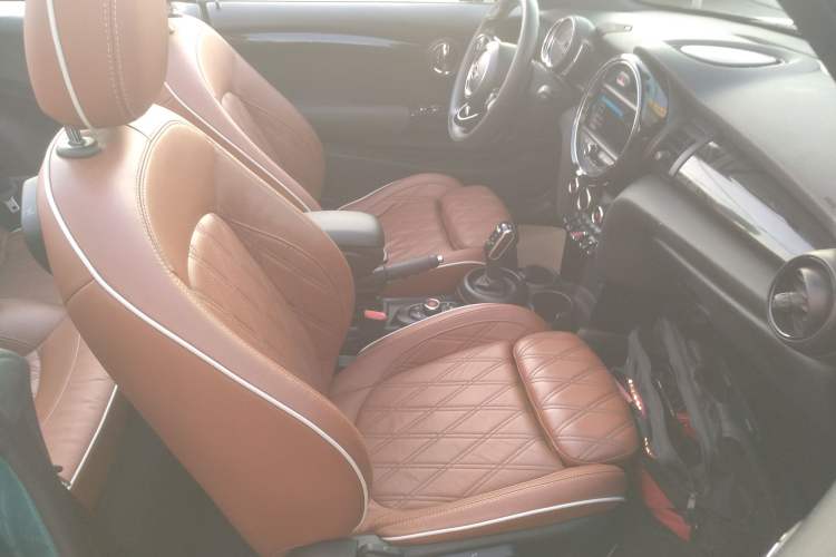 Used MINI 2018 1.5T COOPER CABRIO Artist Right Front Seat