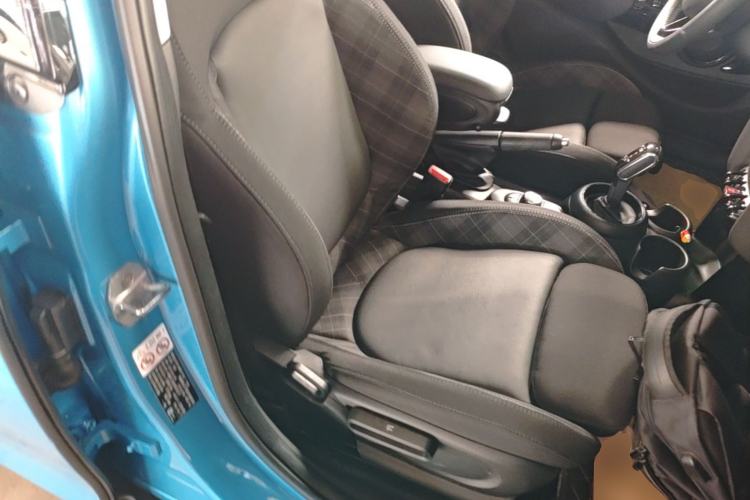 Used MINI 2018 1.5T COOPER Classic Edition Five-Door Version Right Front Seat