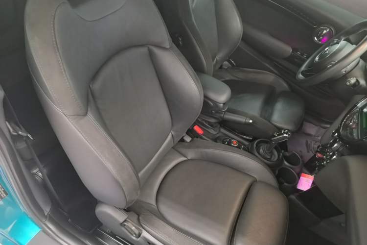 Used MINI 2018 1.5T COOPER CABRIO Classic Edition Right Front Seat