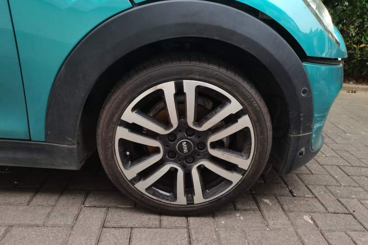 Used MINI 2018 1.5T COOPER CABRIO Artist Right Front Wheel Hub