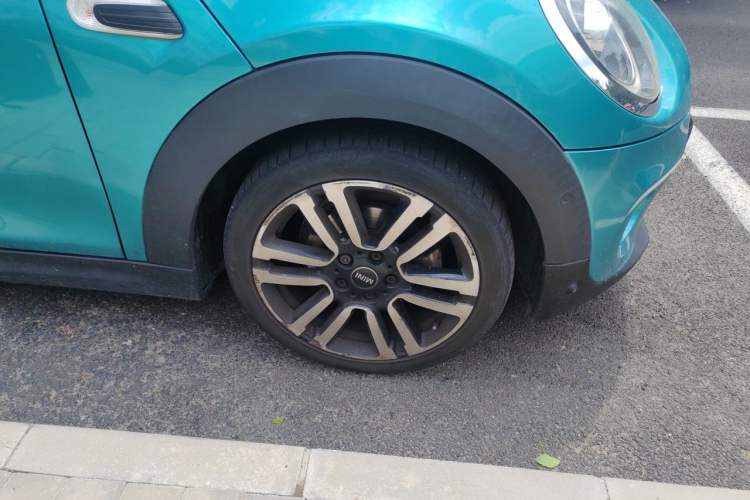 Used MINI 2018 1.5T COOPER CABRIO Artist Right Front Wheel Hub