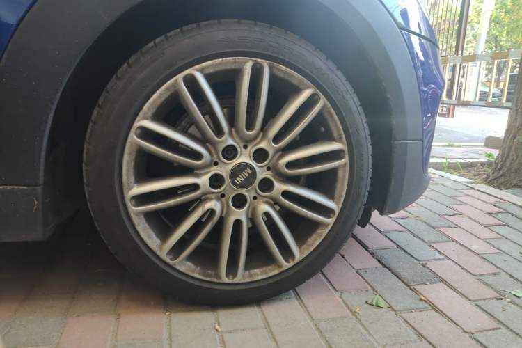 Used MINI 2018 1.5T COOPER Artist Right Front Wheel Hub