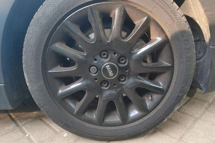 Used MINI 2018 1.5T ONE PLUS Right Front Wheel Hub