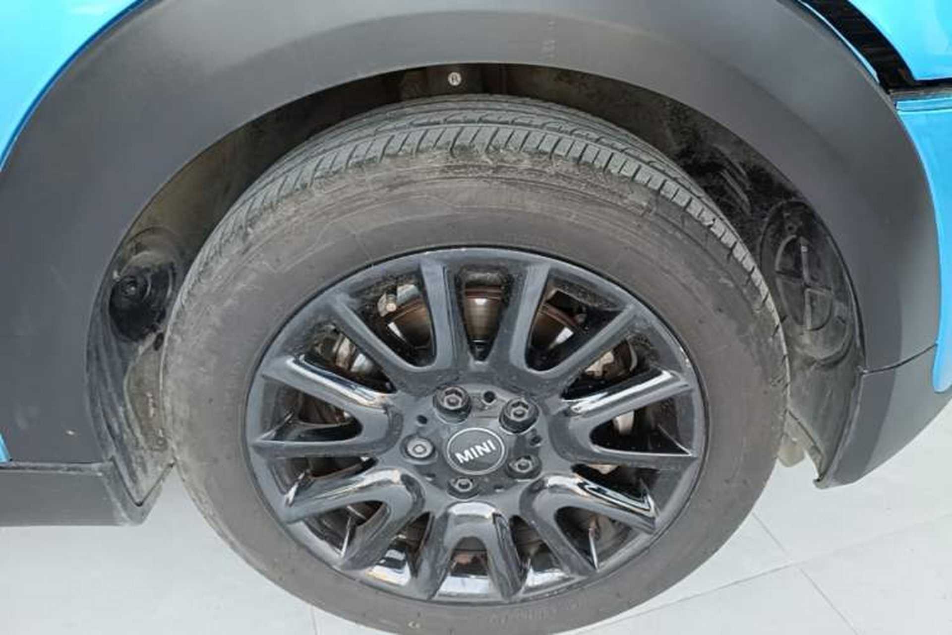 Used MINI 2018 1.5T ONE PLUS Five-Door Edition Right Front Wheel Hub