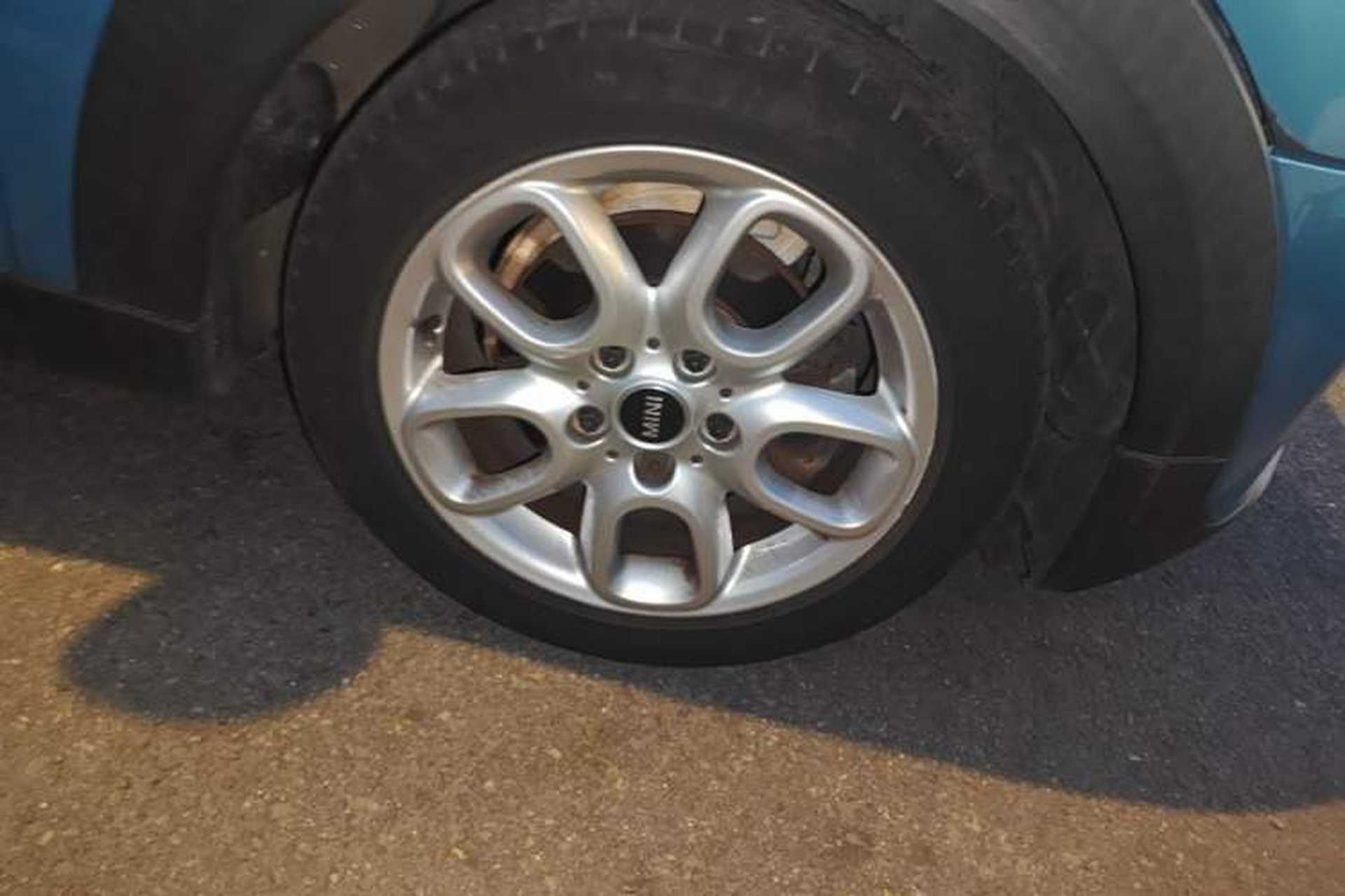 Used MINI 2018 1.5T ONE Five-Door Edition Right Front Wheel Hub