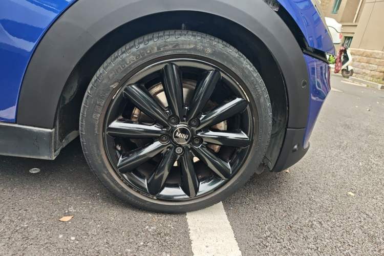 Used MINI 2018 1.5T COOPER Artist Five-Door Edition Right Front Wheel Hub