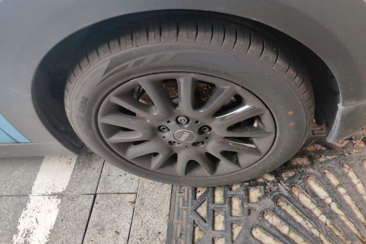 Used MINI 2018 1.5T COOPER Classic Edition Five-Door Version Right Front Wheel Hub
