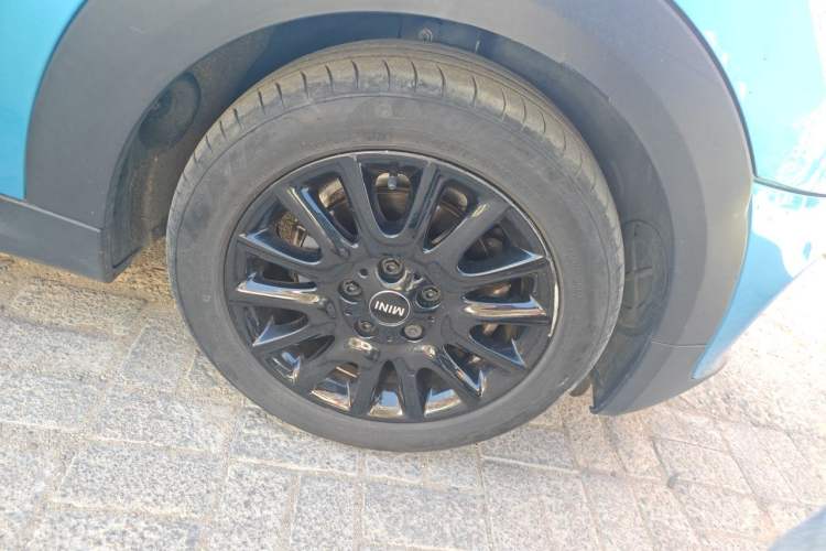 Used MINI 2018 1.5T ONE PLUS Right Front Wheel Hub