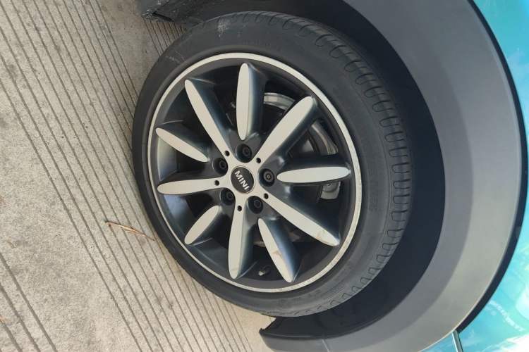 Used MINI 2018 1.5T COOPER CABRIO Artist Right Front Wheel Hub