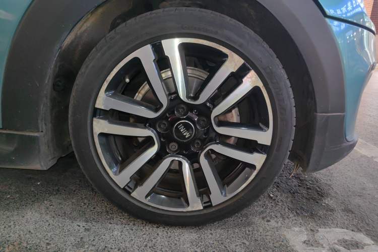 Used MINI 2018 1.5T COOPER CABRIO Artist Right Front Wheel Hub
