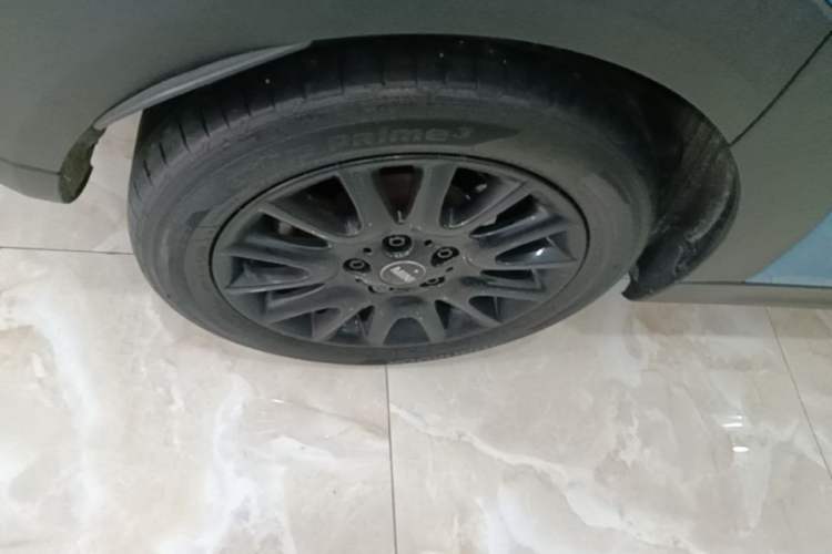 Used MINI 2018 1.5T ONE PLUS Five-Door Edition Right Rear Wheel Hub