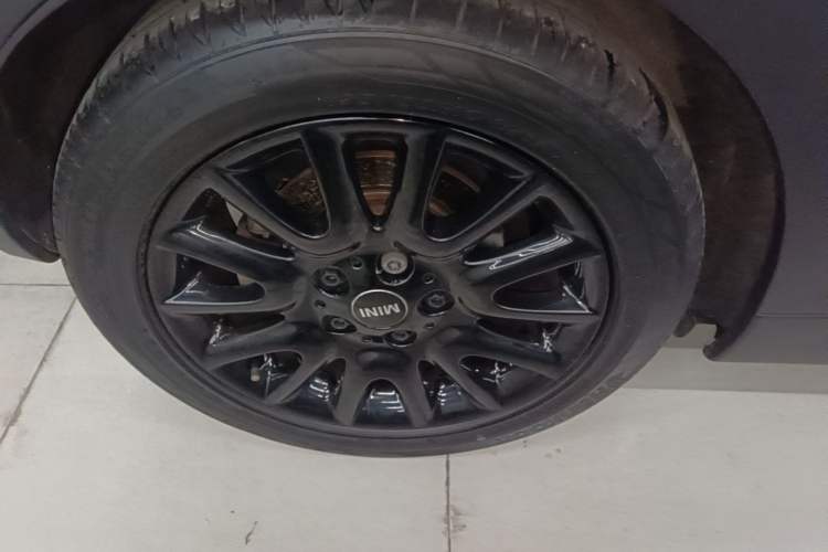 Used MINI 2018 1.5T ONE PLUS Right Rear Wheel Hub