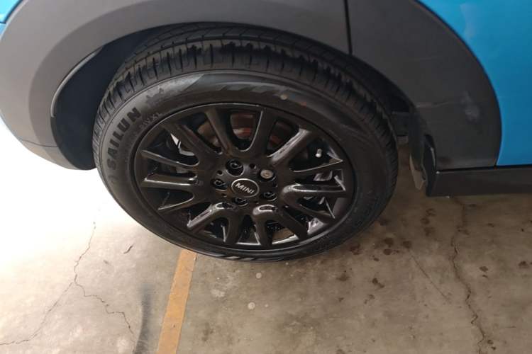 Used MINI 2018 1.5T COOPER Classic Edition Five-Door Version Right Rear Wheel Hub