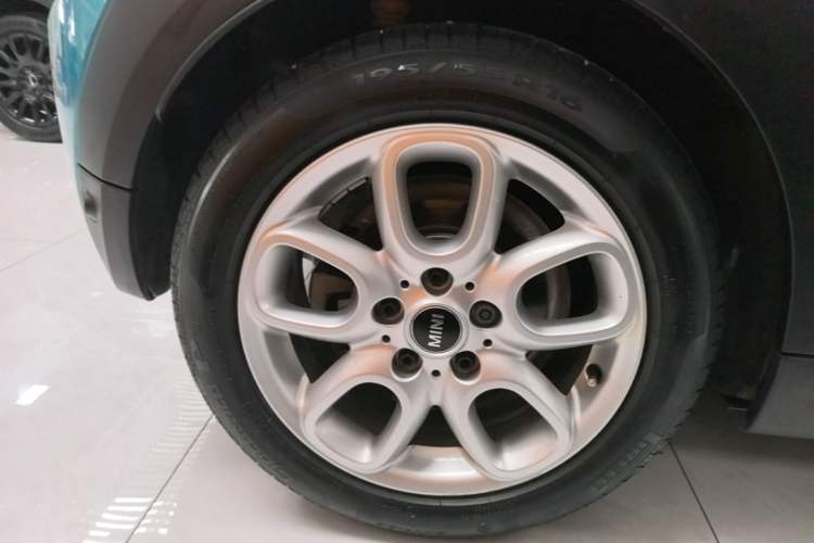 Used MINI 2018 1.5T COOPER CABRIO Classic Edition Right Rear Wheel Hub
