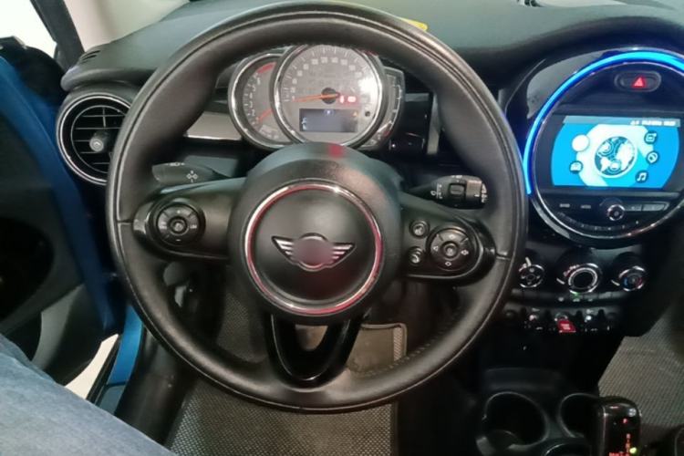 Used MINI 2018 1.5T ONE PLUS Five-Door Edition Steering Wheel