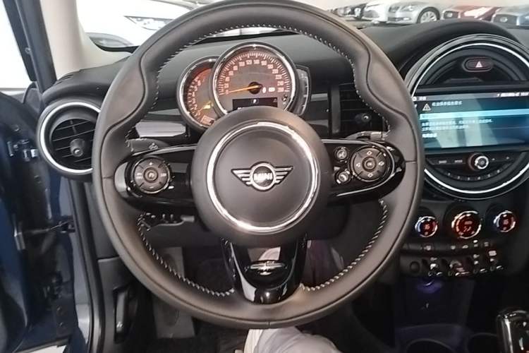 Used MINI 2018 1.5T COOPER Artist Five-Door Edition Steering Wheel