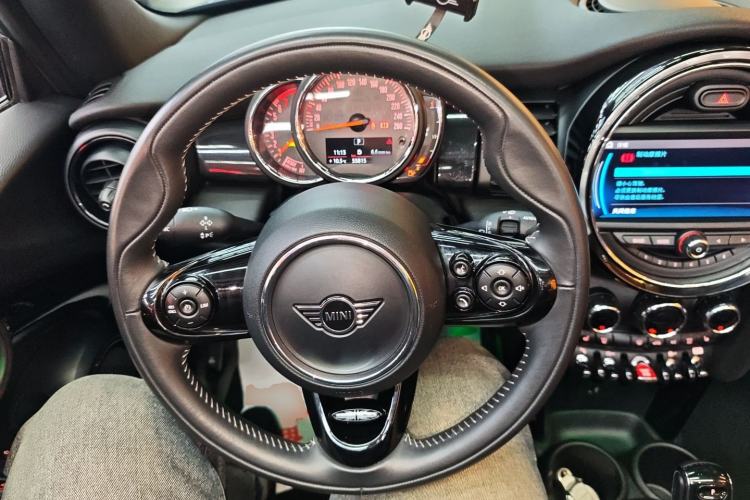 Used MINI 2018 1.5T COOPER CABRIO Artist Steering Wheel