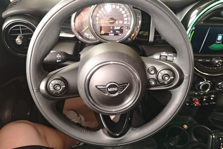 Used MINI 2018 1.5T COOPER Classic Edition Five-Door Version Steering Wheel