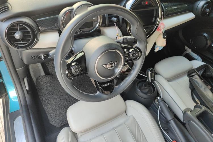 Used MINI 2018 1.5T COOPER CABRIO Artist Steering Wheel