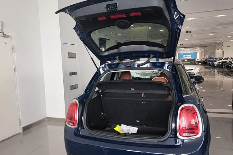 Used MINI 2018 1.5T COOPER Artist Five-Door Edition Trunk
