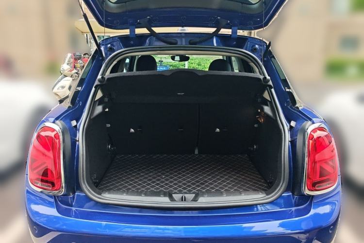 Used MINI 2018 1.5T COOPER Artist Five-Door Edition Trunk
