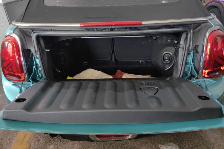 Used MINI 2018 1.5T COOPER CABRIO Artist Trunk