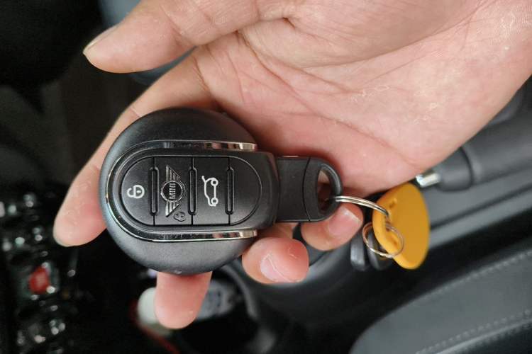 Used MINI 2018 1.5T COOPER Artist Five-Door Edition Vehicle Key