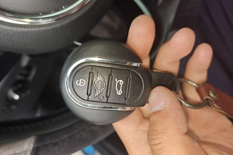 Used MINI 2018 1.5T COOPER Classic Edition Five-Door Version Vehicle Key