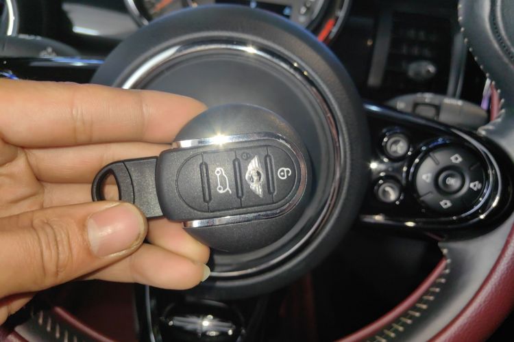 Used MINI 2018 1.5T COOPER CABRIO Artist Vehicle Key