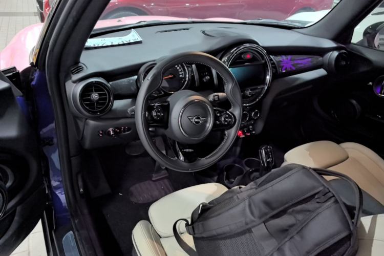 Used MINI 2018 1.5T COOPER CABRIO Artist Center Console