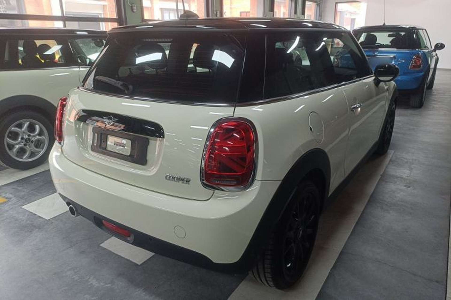 Used MINI 2018 1.5T COOPER Classic Edition Rear Right 45 Deg