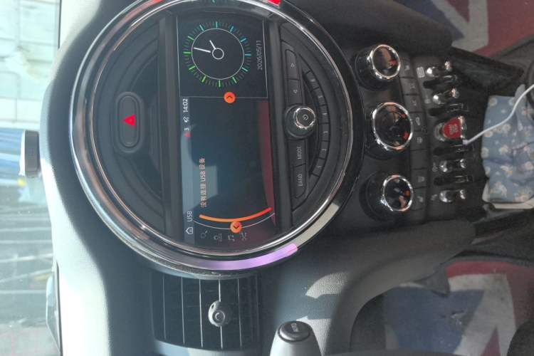 Used MINI 2018 1.5T COOPER CABRIO Artist Audio And AC Panel