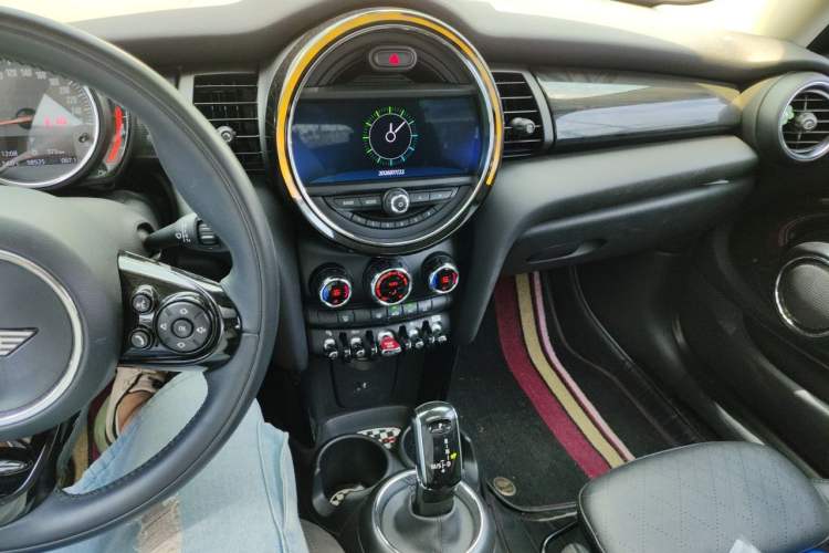 Used MINI 2018 1.5T COOPER Artist Audio And AC Panel