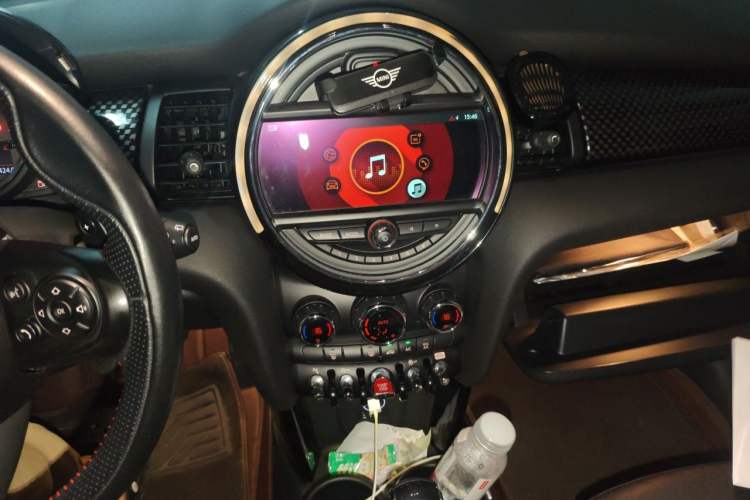 Used MINI 2018 2.0T COOPER S Classic Edition Audio And AC Panel
