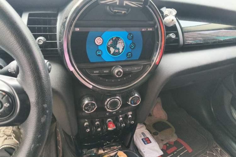 Used MINI 2018 1.5T COOPER Classic Edition Five-Door Version Audio And AC Panel