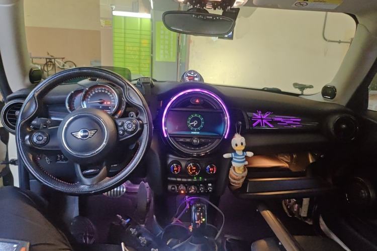 Used MINI 2018 2.0T COOPER S Classic Edition Center Console