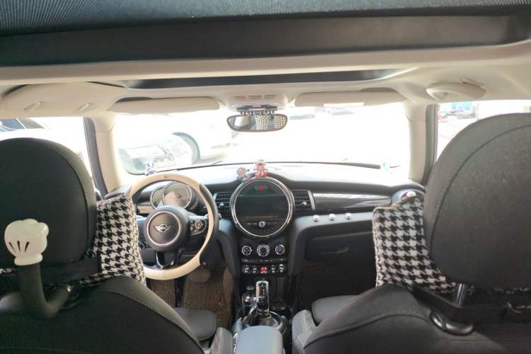 Used MINI 2018 1.5T COOPER Classic Edition Center Console